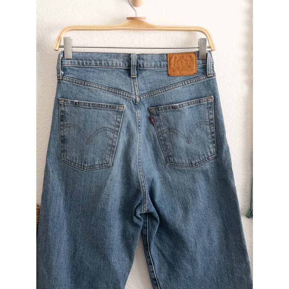 Levi Ribcage Straight Distressed Jeans - Picture 5 of 14